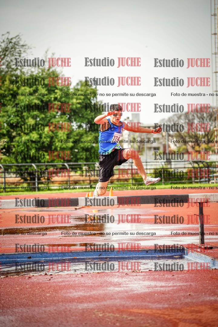 Fotos de los 1500 m con obstáculos de varones