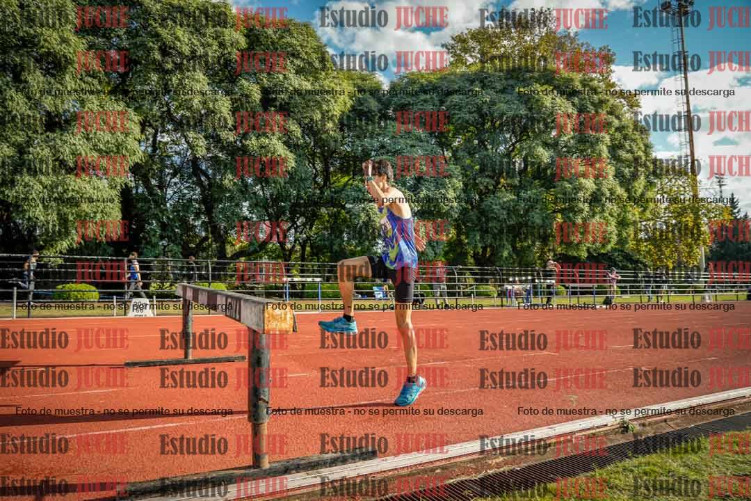 Fotos de los 2000 m con obstáculos de varones