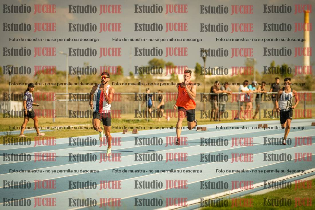 Fotos de los 300 m llanos de varones