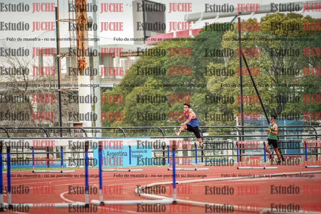 Fotos de los 400 m con vallas de varones