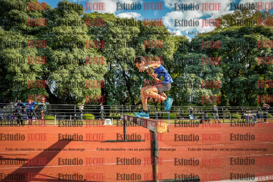 Fotos de los 2000 m con obstáculos de varones