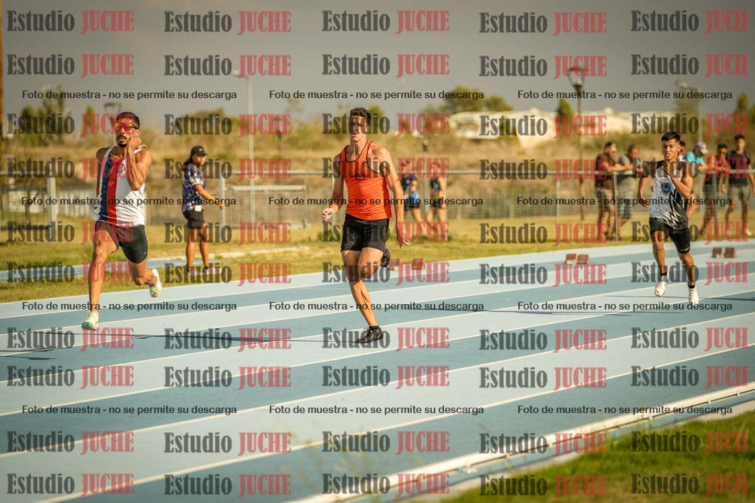 Fotos de los 300 m llanos de varones