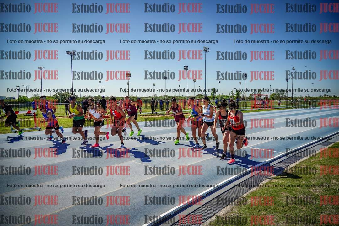 Fotos de los 5000 m de mujeres y varones - serie 2