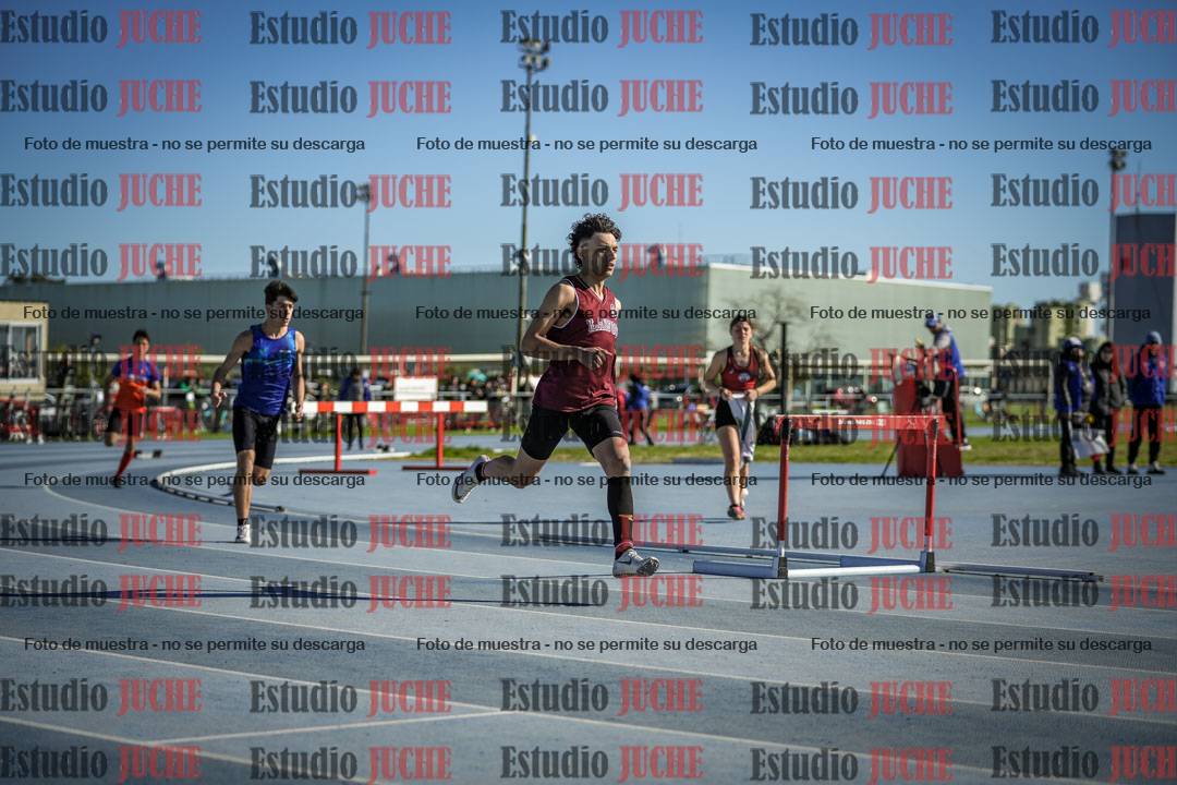 Fotos de los 400 m con vallas de varones