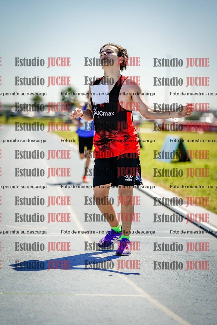 Fotos de los 600 m llanos de varones