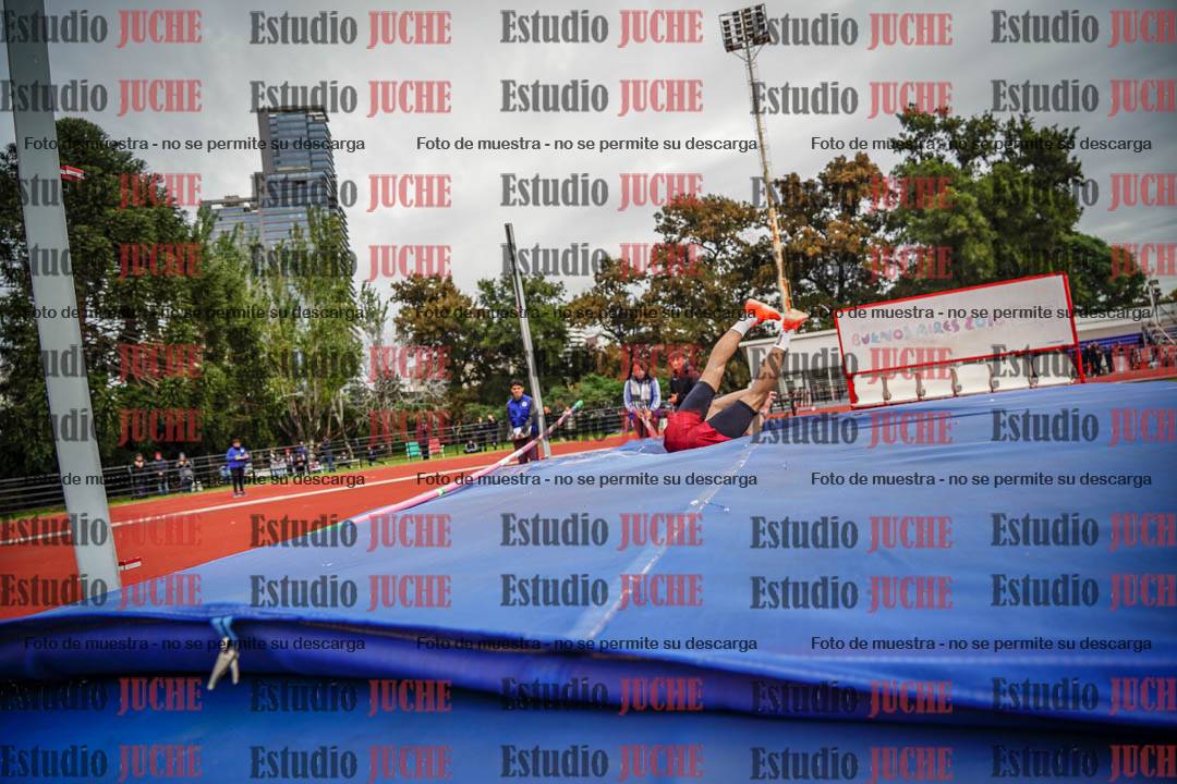 Fotos del salto en alto de varones