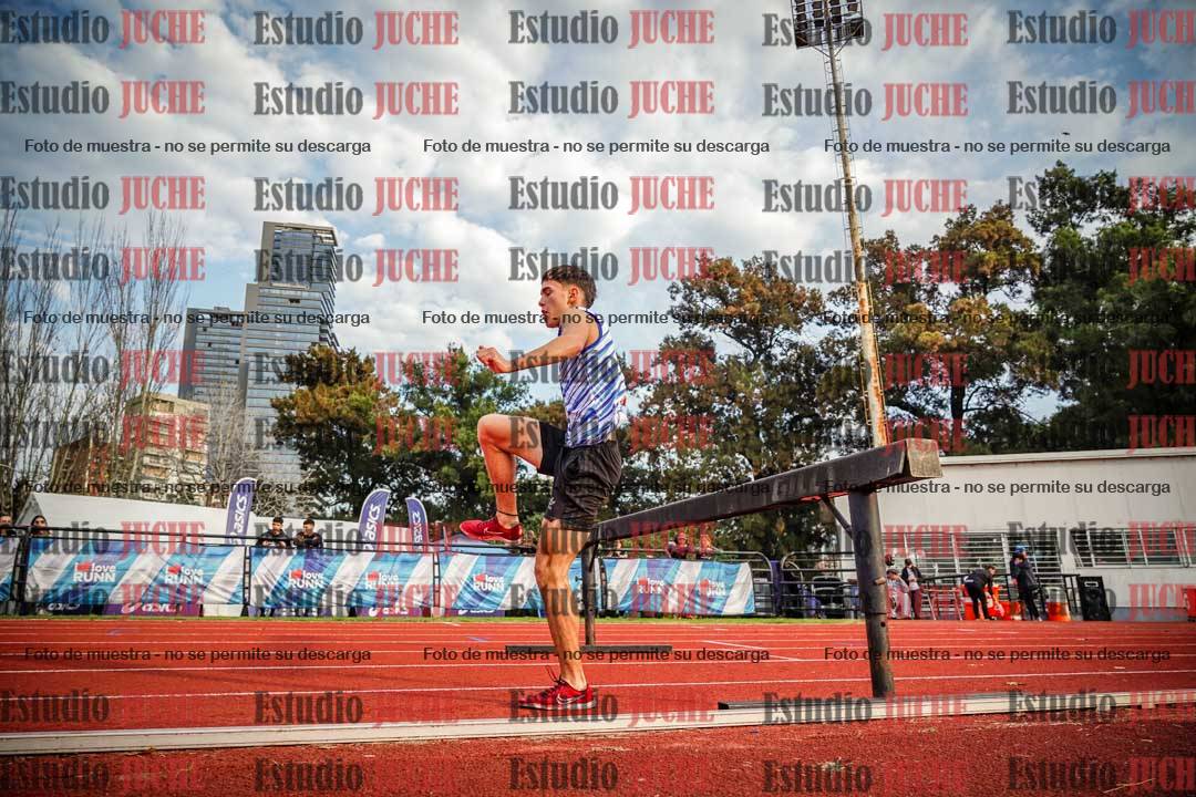 Fotos de los 3000 m con obstáculos de varones