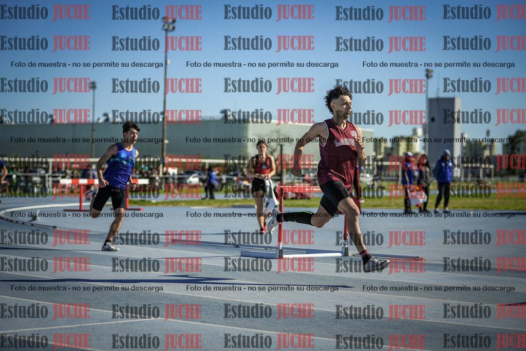 Fotos de los 400 m con vallas de varones