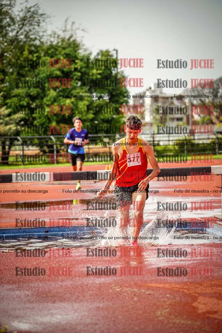Fotos de los 1500 m con obstáculos de varones