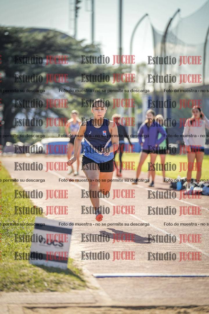Fotos del salto en largo de mujeres