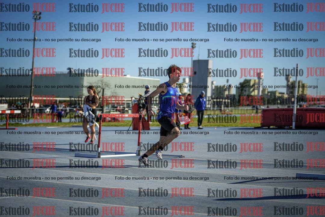 Fotos de los 400 m con vallas de varones