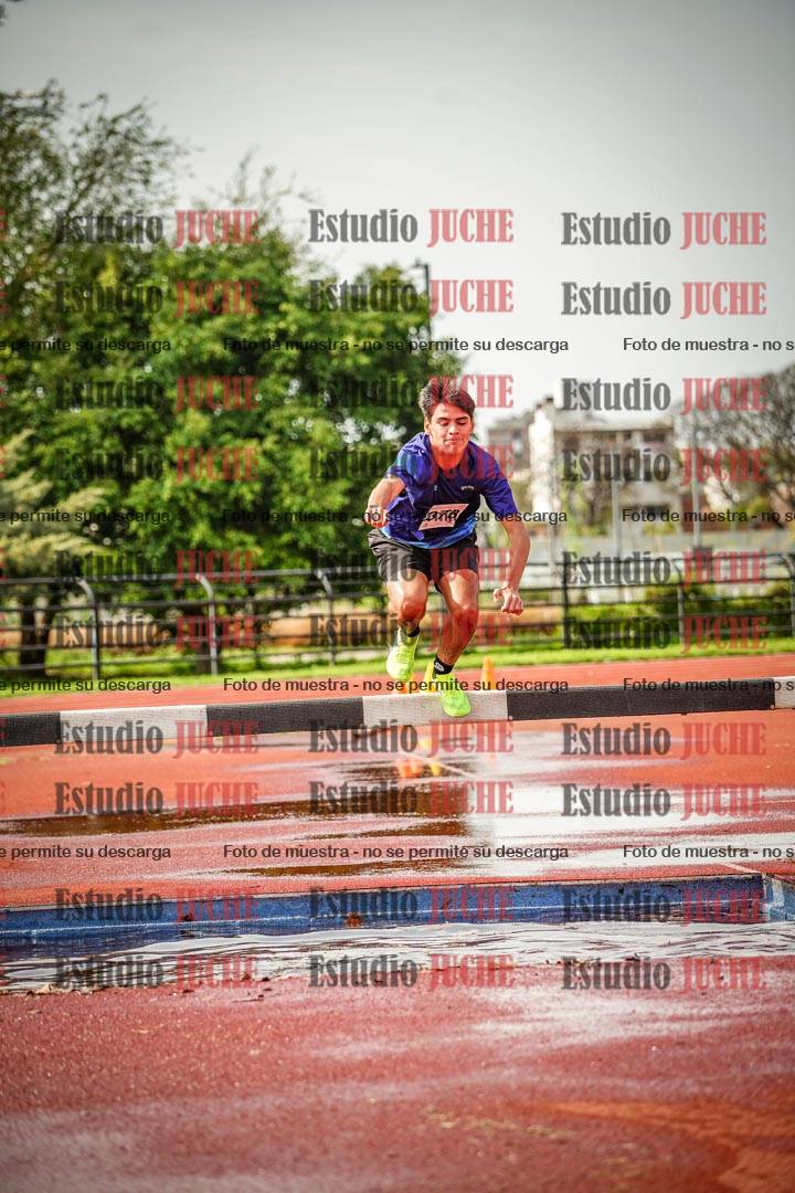 Fotos de los 1500 m con obstáculos de varones