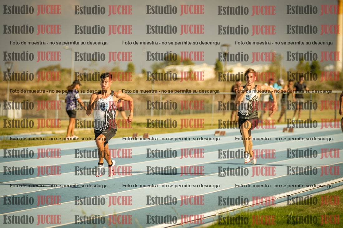 Fotos de los 300 m llanos de varones