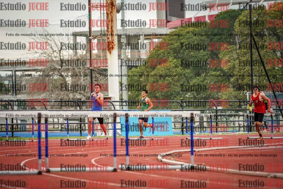 Fotos de los 400 m con vallas de varones