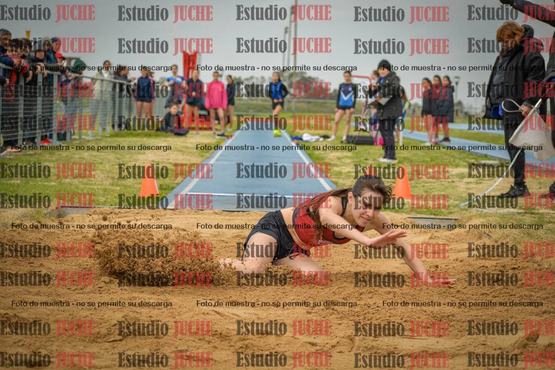 Fotos del salto en largo de mujeres - U18