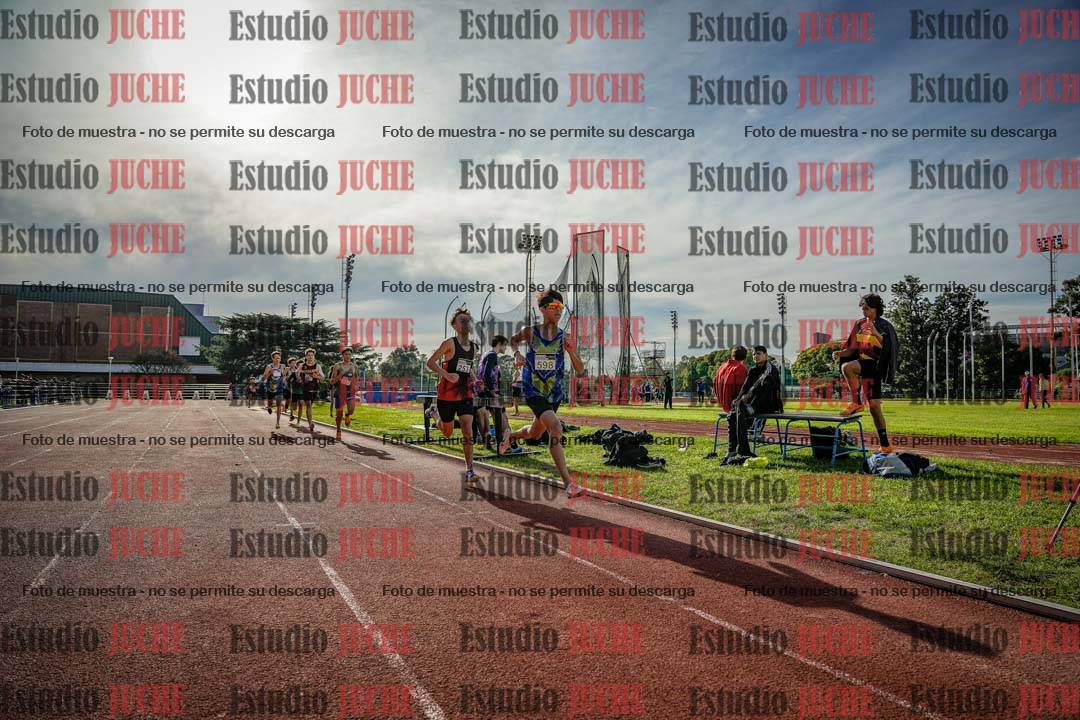 Fotos de los 600 m llanos de varones