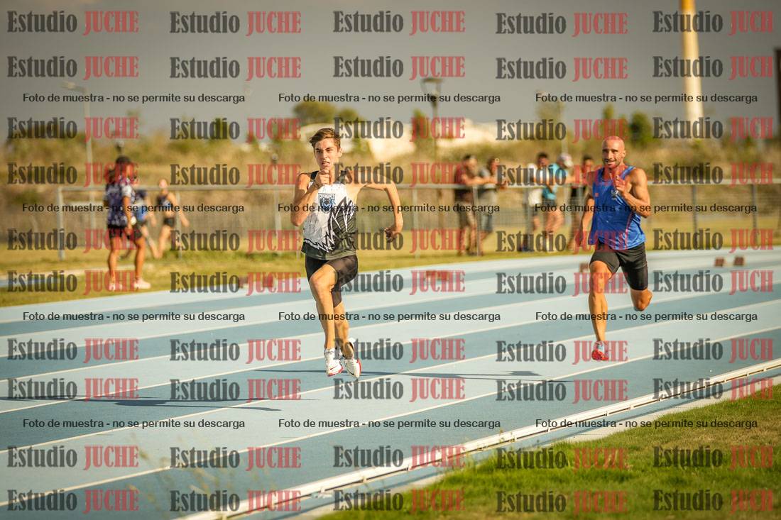 Fotos de los 300 m llanos de varones