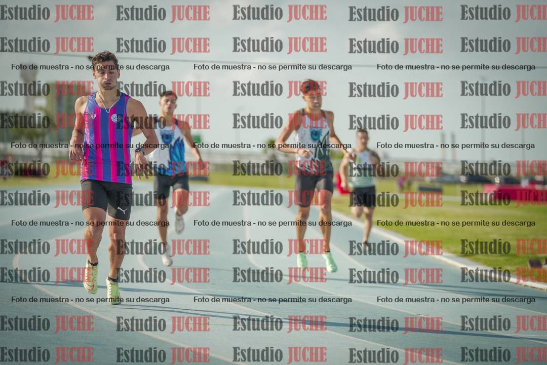 Fotos de los 400 m llanos de varones
