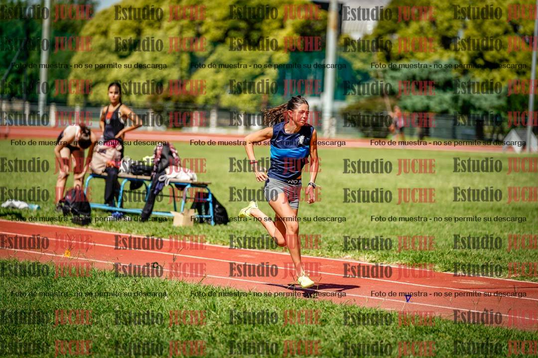 Fotos del salto en largo de mujeres