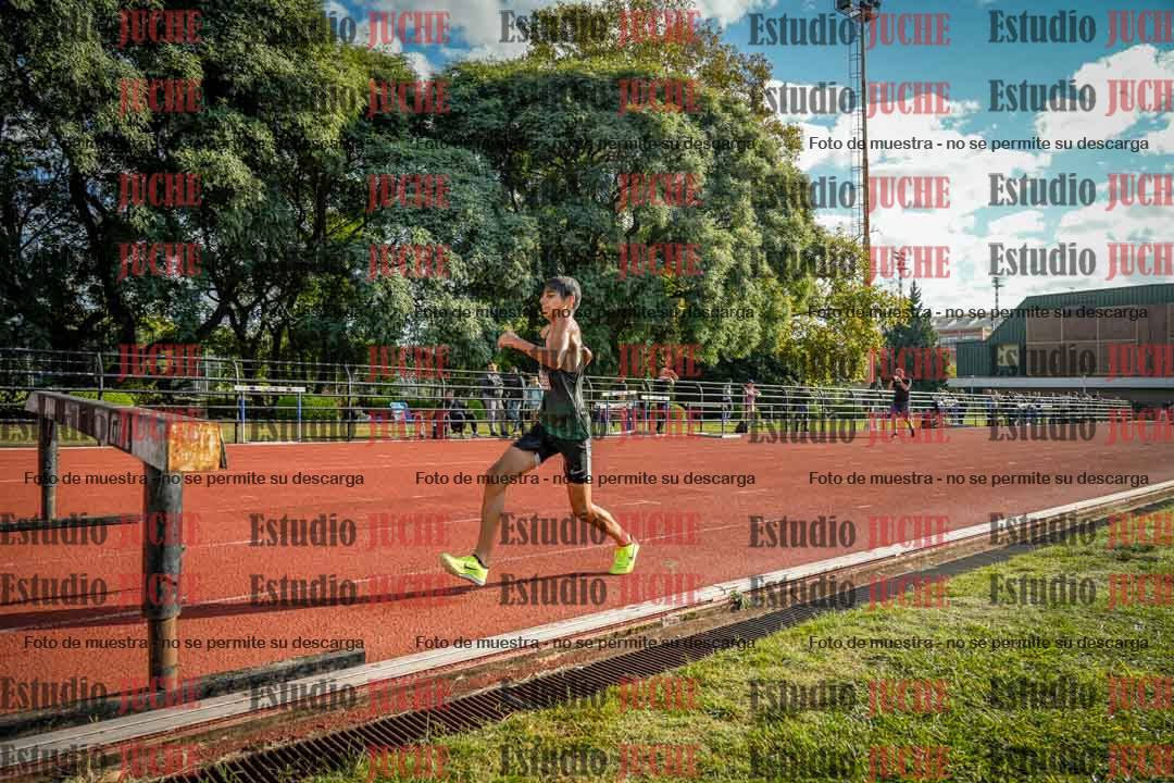 Fotos de los 2000 m con obstáculos de varones