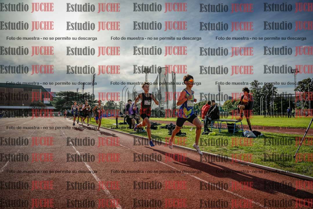 Fotos de los 600 m llanos de varones