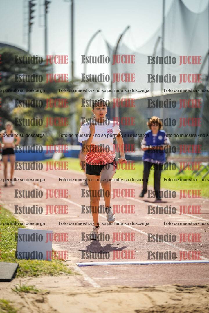 Fotos del salto en largo de mujeres - ambas categorías