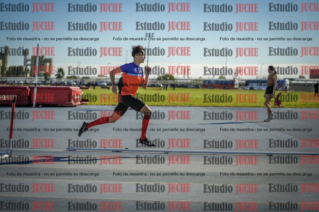 Fotos de los 400 m con vallas de varones