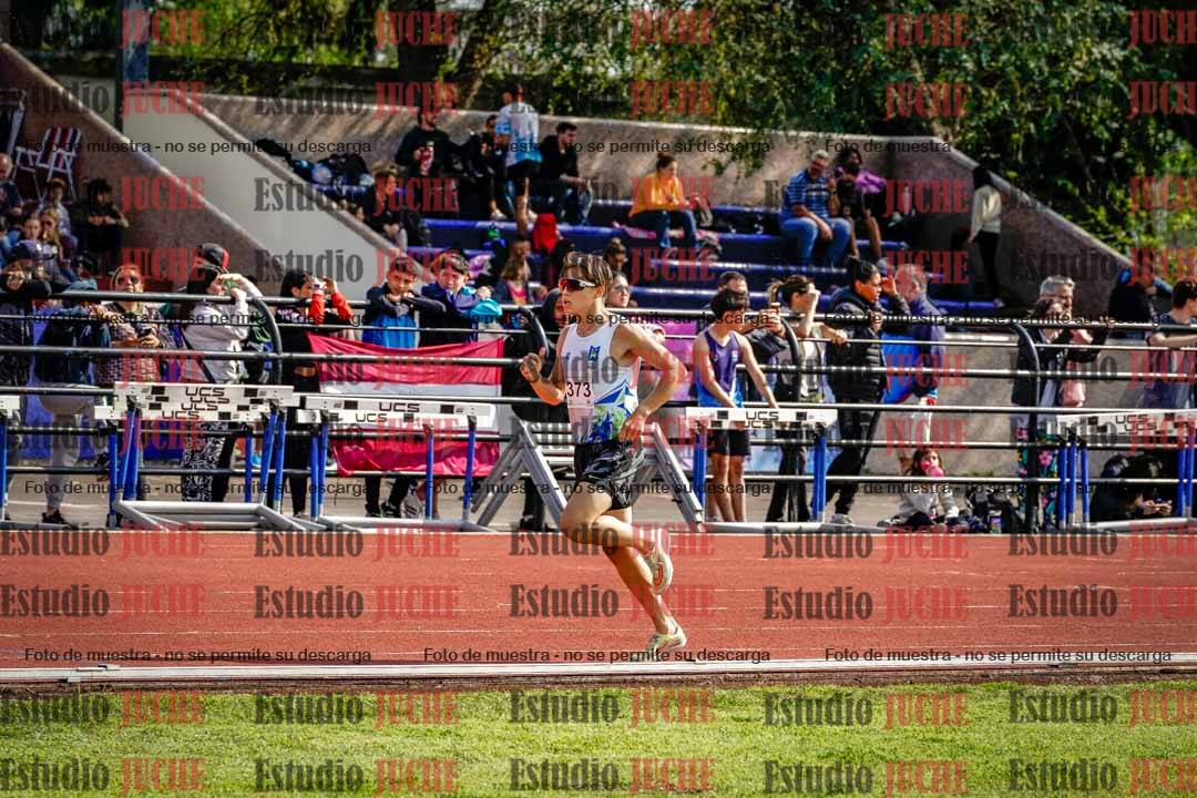 Fotos de los 1500 m con obstáculos de varones