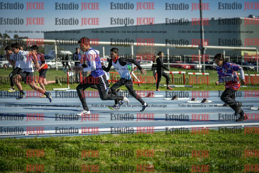 Fotos de los 80 m llanos de varones - U14