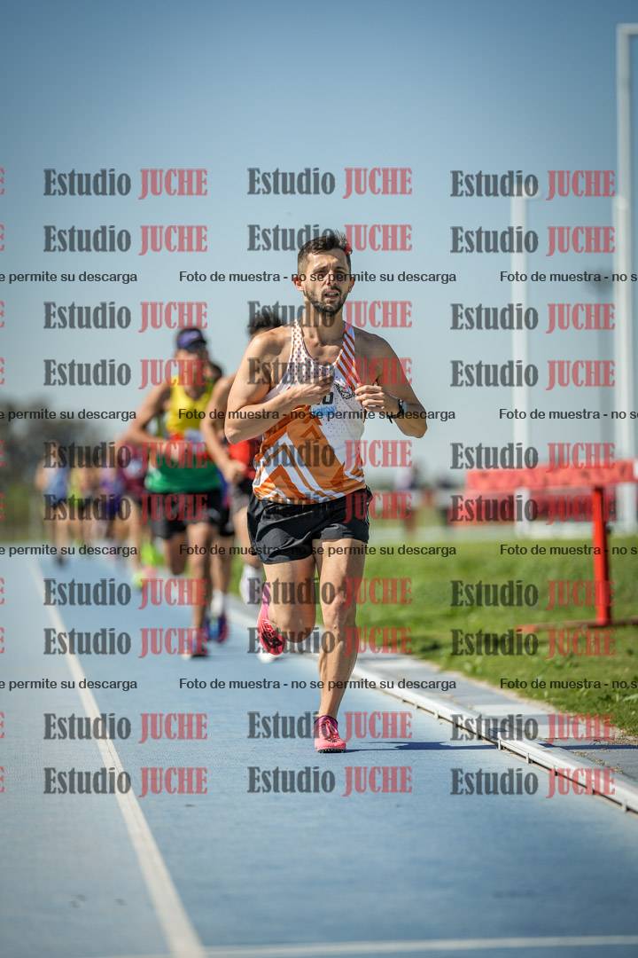 Fotos de los 5000 m de mujeres y varones - serie 2