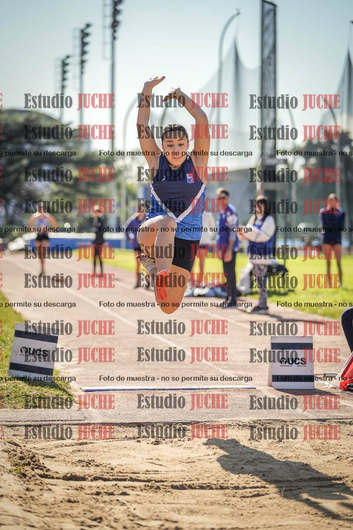 Fotos del salto en largo de mujeres