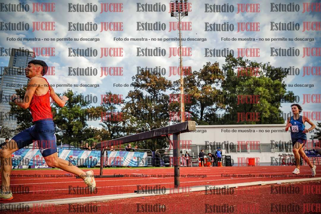 Fotos de los 3000 m con obstáculos de varones