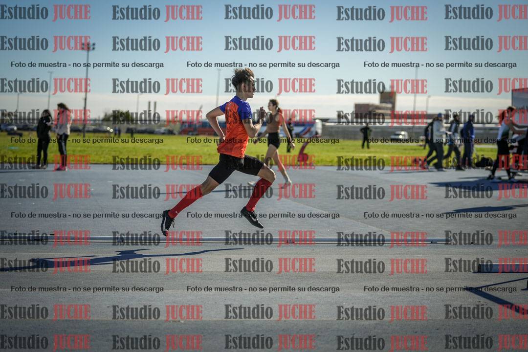 Fotos de los 400 m con vallas de varones
