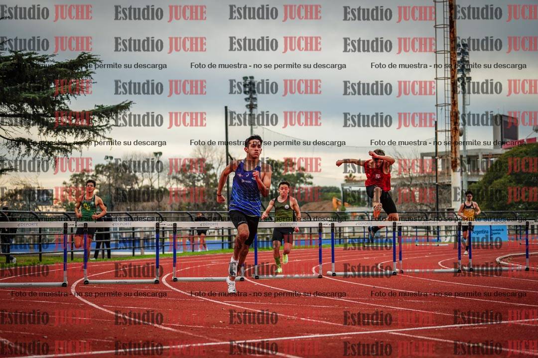 Fotos de los 400 m con vallas de varones