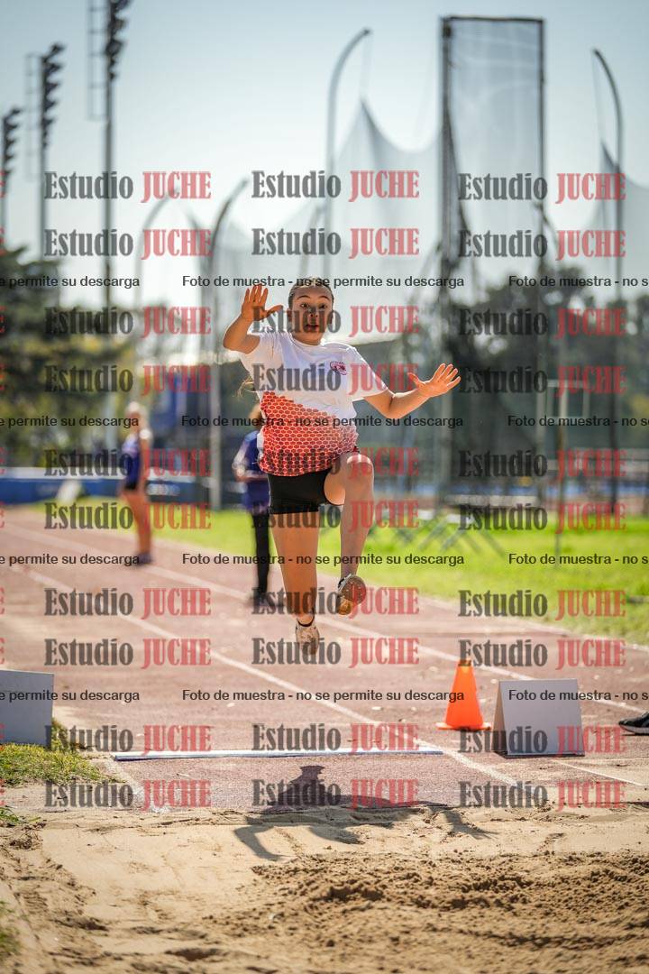 Fotos del salto en largo de mujeres - ambas categorías