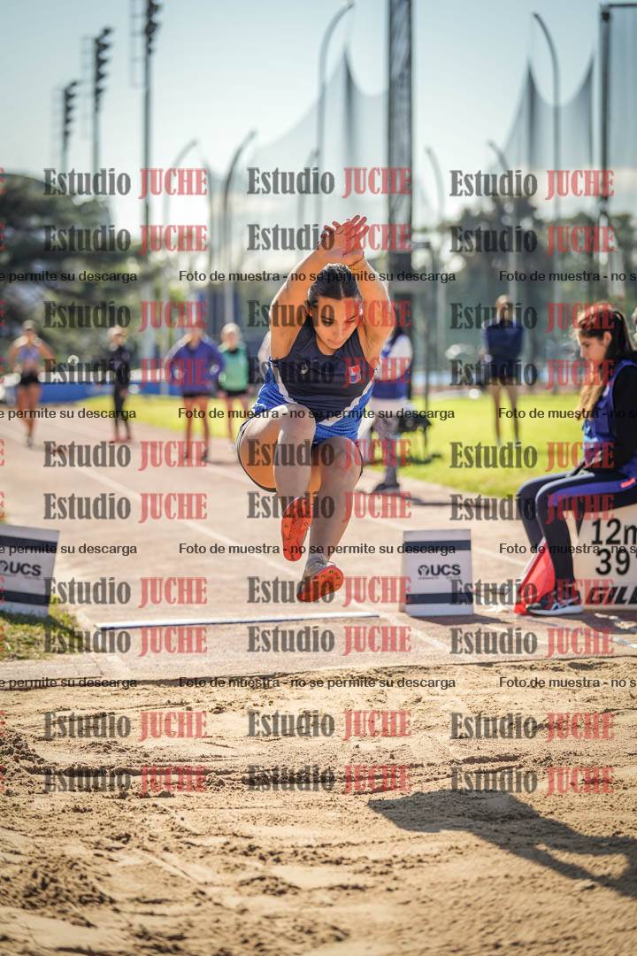 Fotos del salto en largo de mujeres
