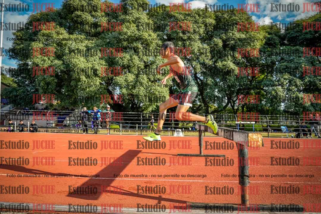 Fotos de los 2000 m con obstáculos de varones