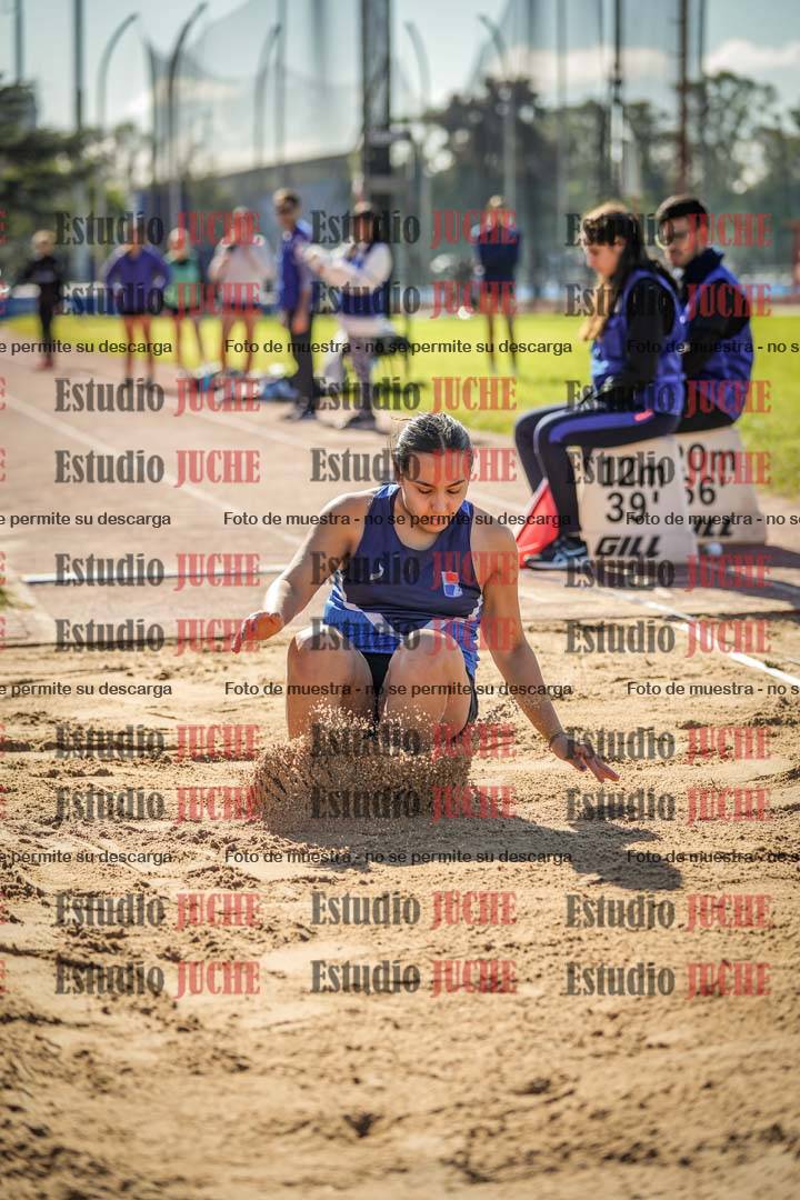 Fotos del salto en largo de mujeres