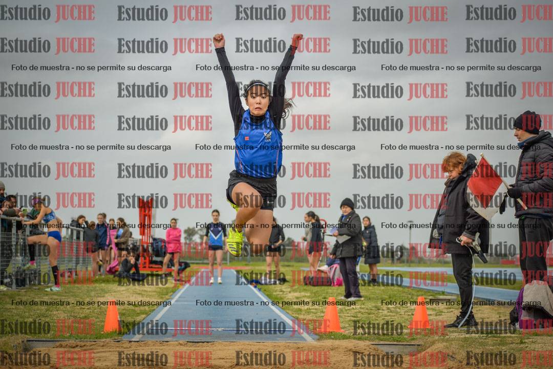 Fotos del salto en largo de mujeres - U18