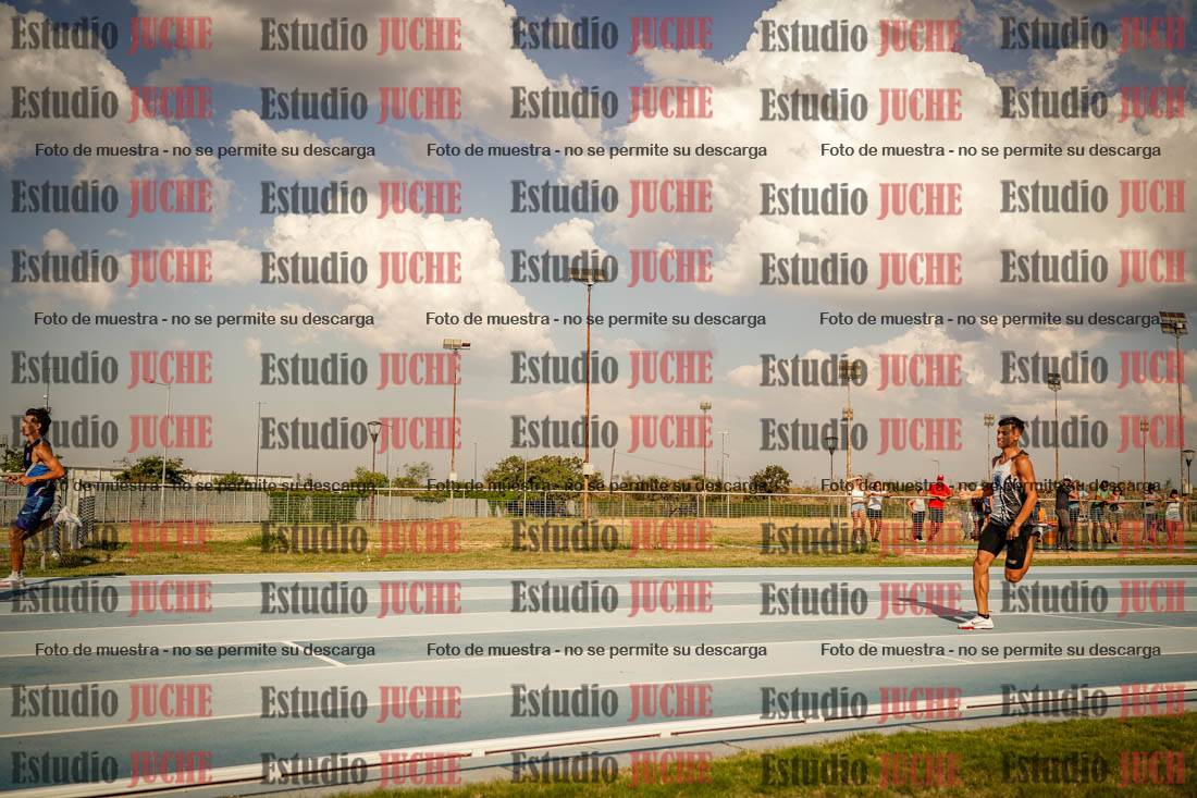 Fotos de los 300 m llanos de varones