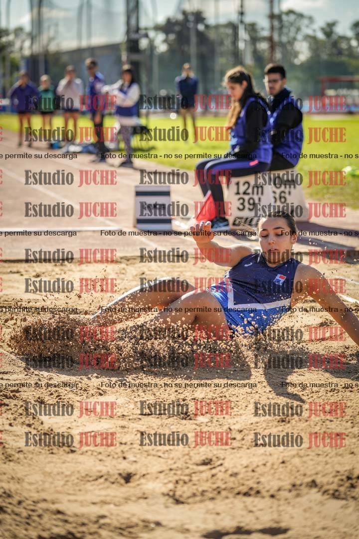 Fotos del salto en largo de mujeres