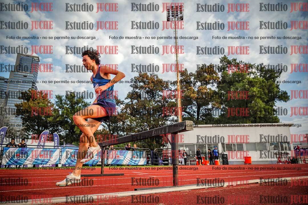Fotos de los 3000 m con obstáculos de varones