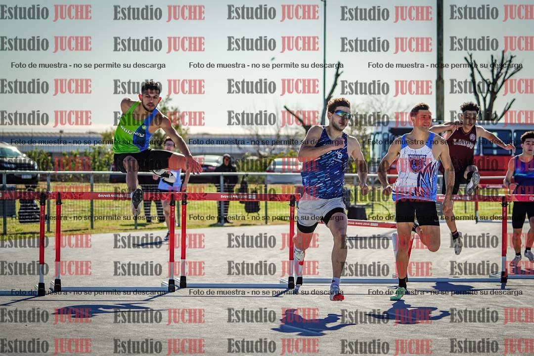 Fotos de los 400 m con vallas de varones