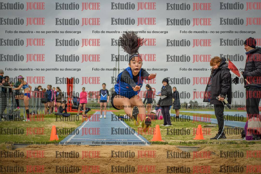 Fotos del salto en largo de mujeres - U18