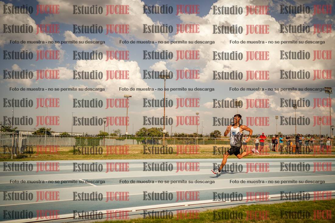 Fotos de los 300 m llanos de varones