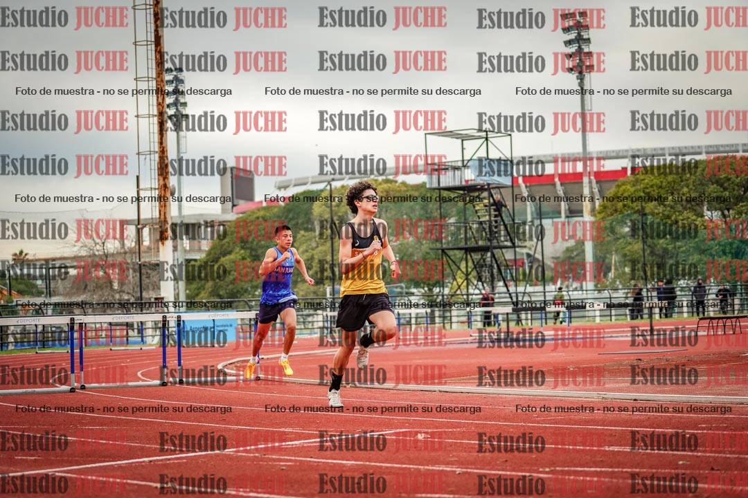 Fotos de los 400 m con vallas de varones