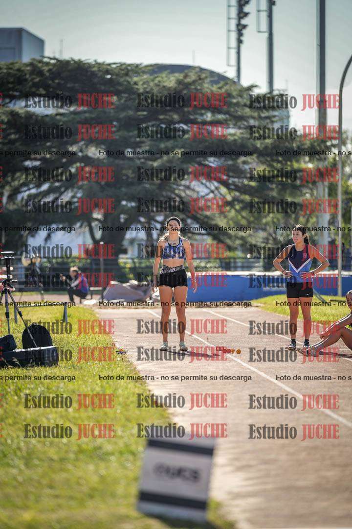 Fotos del salto en largo de mujeres