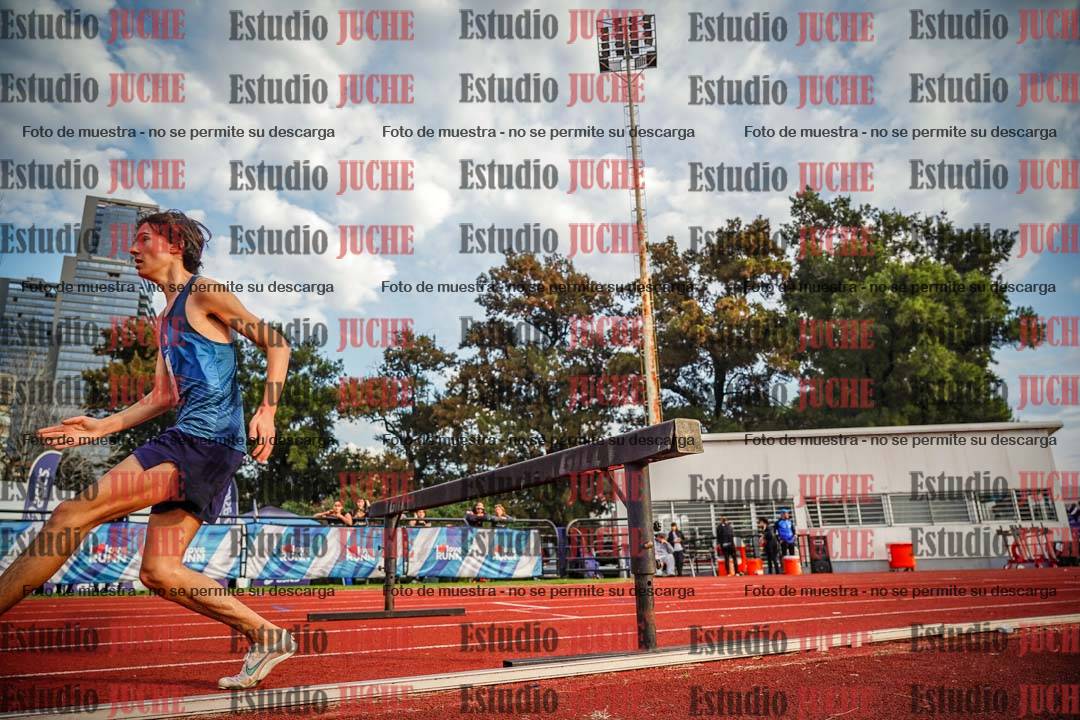 Fotos de los 3000 m con obstáculos de varones