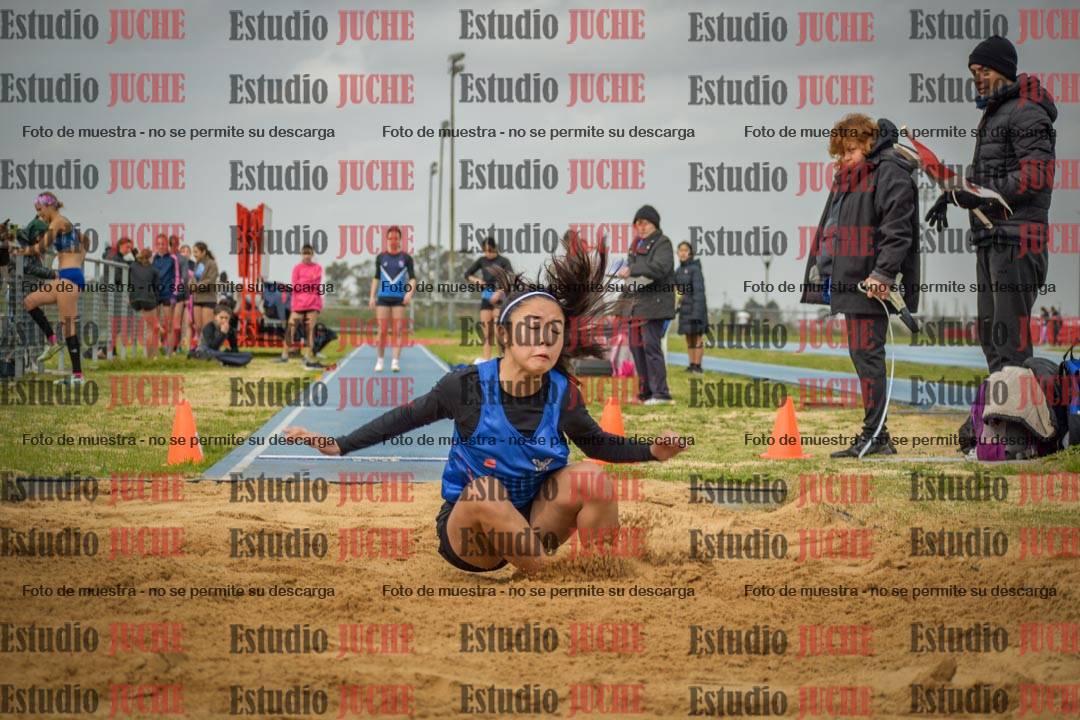 Fotos del salto en largo de mujeres - U18