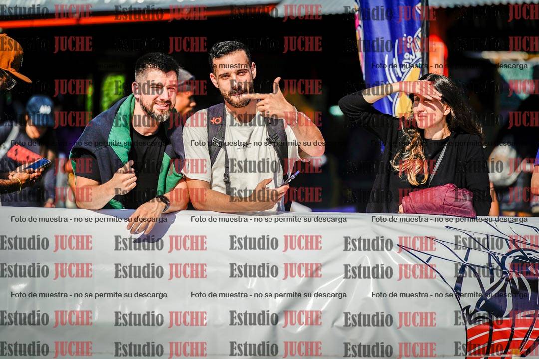 Fotos de algunos extras y podios del día 1